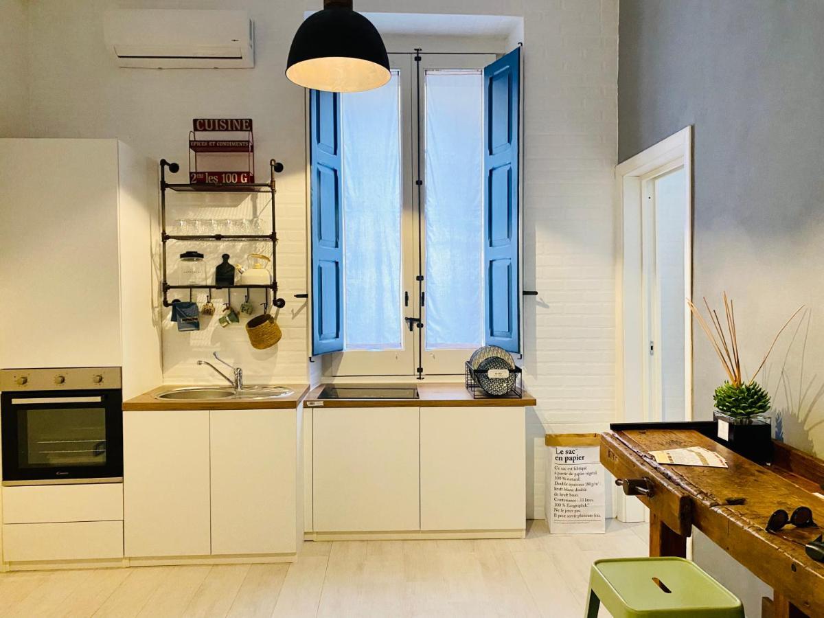 Aletheia Apartment Brindisi Bagian luar foto
