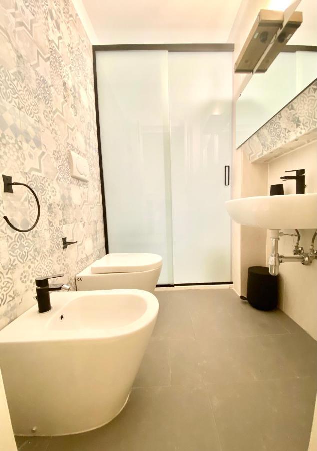 Aletheia Apartment Brindisi Bagian luar foto