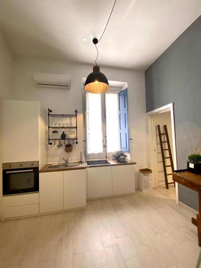 Aletheia Apartment Brindisi Bagian luar foto
