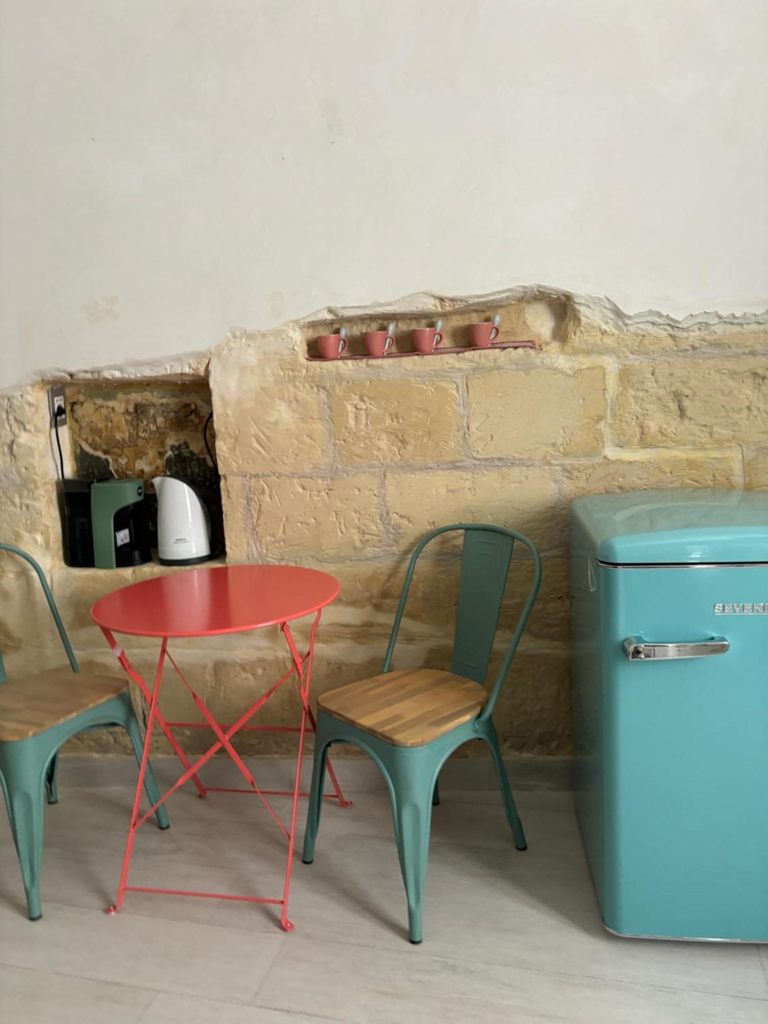 Aletheia Apartment Brindisi Bagian luar foto