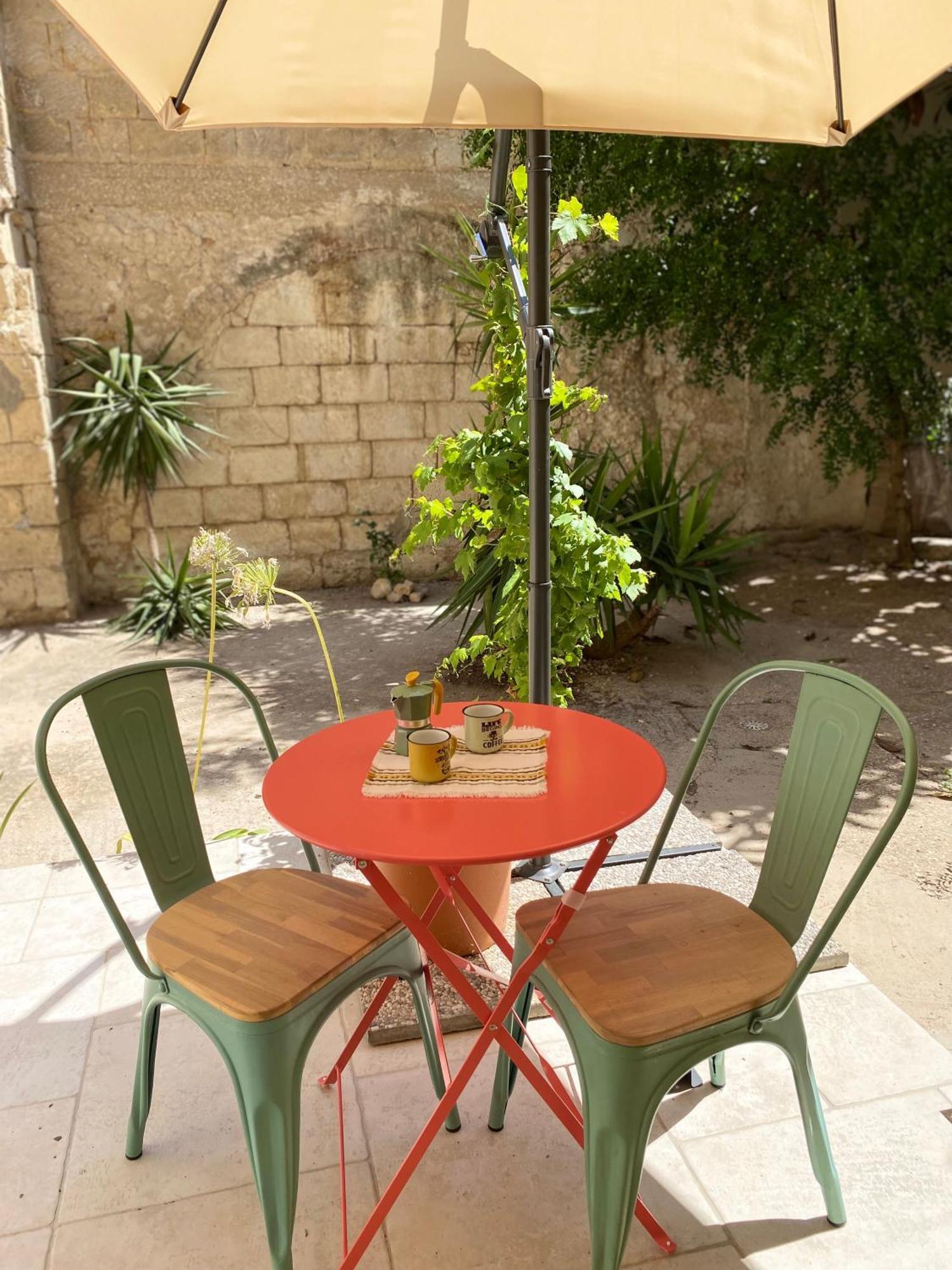 Aletheia Apartment Brindisi Bagian luar foto